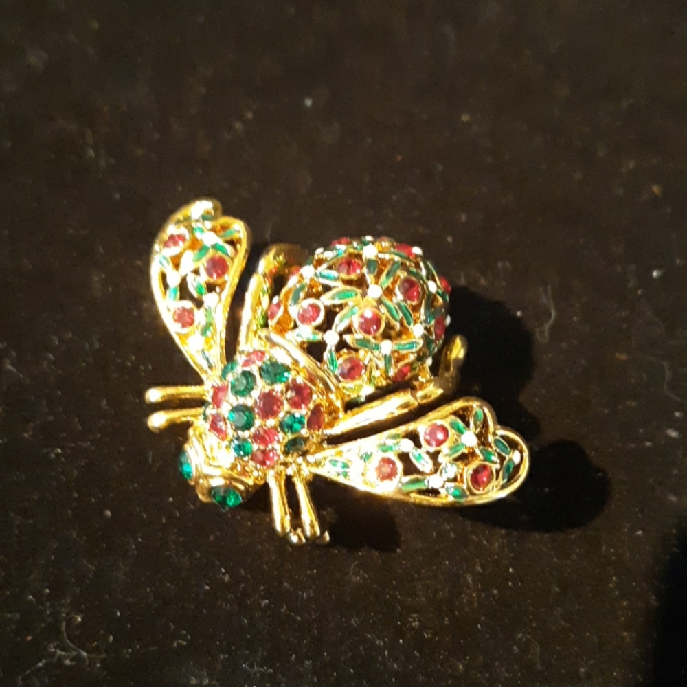 Joan rivers brooch